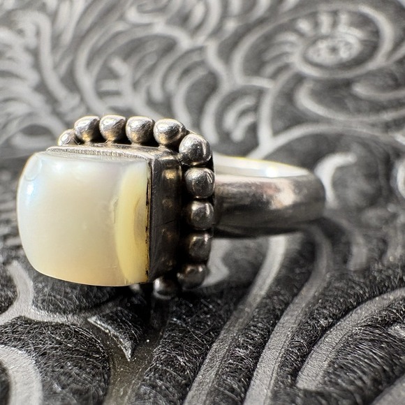 Silpada 925 Sterling Silver Button Frame Mother Of Pearl Ring Size 5 R1617 - Picture 3 of 8